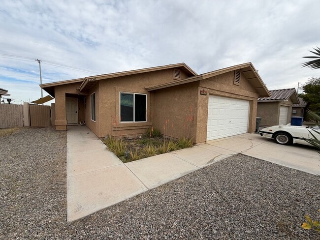 7258 36th Pl in Yuma, AZ - Building Photo - Building Photo