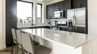 1007 S Mint St, Unit 826 in Charlotte, NC - Building Photo - Building Photo