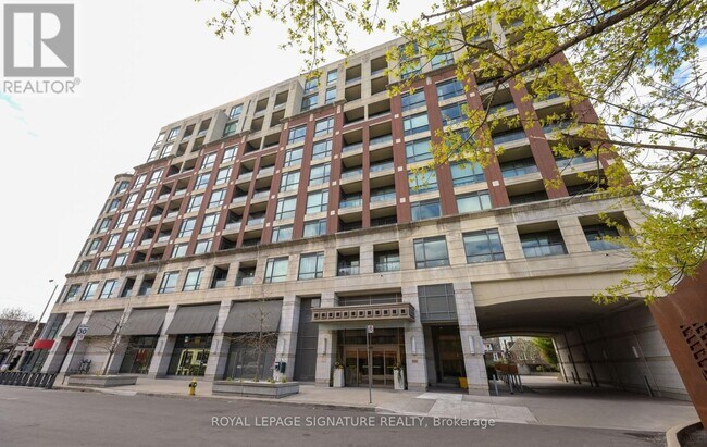 23 Glebe Rd W in Toronto, ON - Building Photo - Building Photo