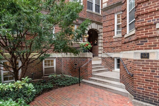 43 Linnaean St in Cambridge, MA - Building Photo - Building Photo