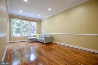 9404 Regency Crest Dr in Vienna, VA - Building Photo - Building Photo