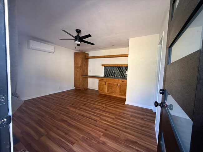 132 Palm Ave in National City, CA - Foto de edificio - Building Photo