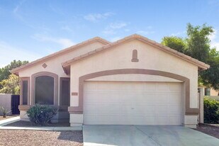6601 W Lawrence Ln in Glendale, AZ - Building Photo