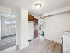 14702 Winthrop St, Unit Upper in Detroit, MI - Building Photo - Building Photo