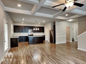 3341 Landings N Dr in Atlanta, GA - Foto de edificio - Building Photo