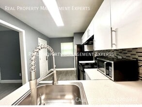 2503 Eastway Dr in Charlotte, NC - Building Photo - Building Photo