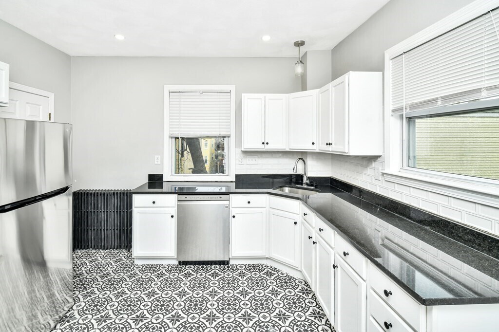 109 Walnut St in Somerville, MA - Building Photo
