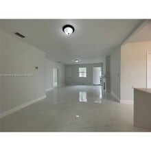 7631 NW 4th Ave in Miami, FL - Foto de edificio - Building Photo