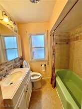 1007 Ford Rd in Highland Heights, OH - Building Photo - Building Photo