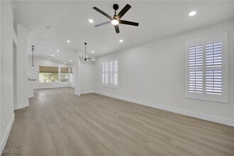 3027 Panorama Ridge Dr in Henderson, NV - Foto de edificio - Building Photo