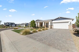 10921 N Blakely St in Surprise, AZ - Foto de edificio - Building Photo