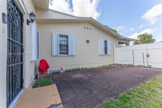 4350 SW 5th St in Coral Gables, FL - Building Photo - Building Photo