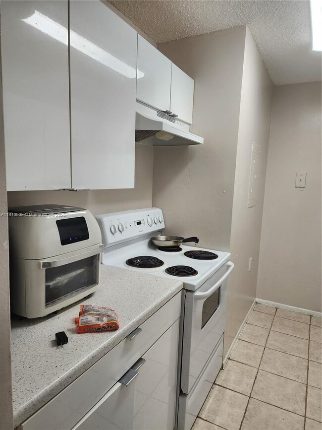 1174 Lake Terry Dr in West Palm Beach, FL - Building Photo - Building Photo