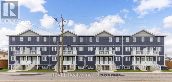 35 Southworth St N in Welland, ON - Building Photo - Building Photo