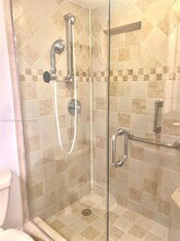 17021 N Bay Rd in Sunny Isles Beach, FL - Building Photo - Building Photo