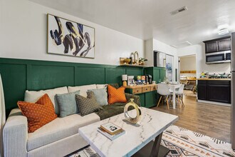 5551 Churchward St in San Diego, CA - Building Photo - Building Photo