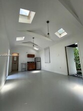 118 NW 24th St in Miami, FL - Building Photo - Building Photo