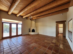 8 Lauro Rd in Santa Fe, NM - Building Photo - Building Photo