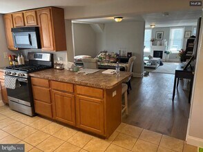 341 Emmett St in Phoenixville, PA - Building Photo - Building Photo