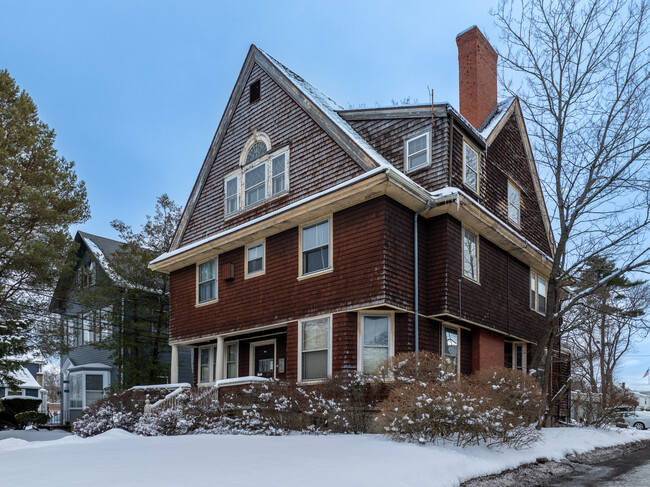 24 W Emerson St in Melrose, MA - Building Photo - Building Photo