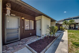 12920 Sandpoint Ct in Ft. Myers, FL - Building Photo - Building Photo