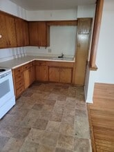 1920 Lathrop Ave. (16 Unit) in Racine, WI - Foto de edificio - Building Photo