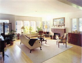 445 W Wilson St, Unit B in Madison, WI - Building Photo - Building Photo