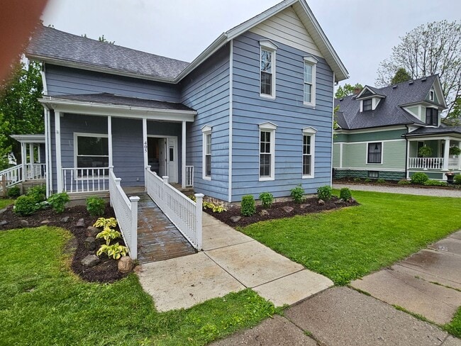 property at 405 W Washington St