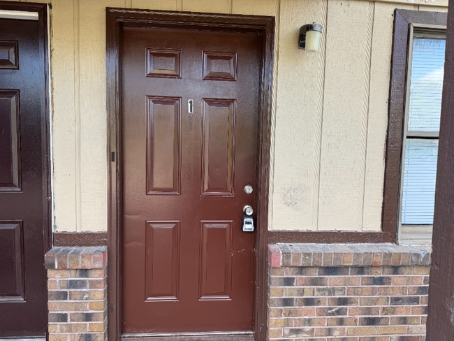 3503 Falling Springs Rd in Sauget, IL - Building Photo - Building Photo