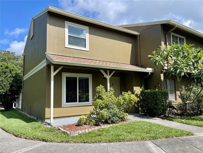 6902 San Mateo Ct in Tampa, FL - Foto de edificio - Building Photo