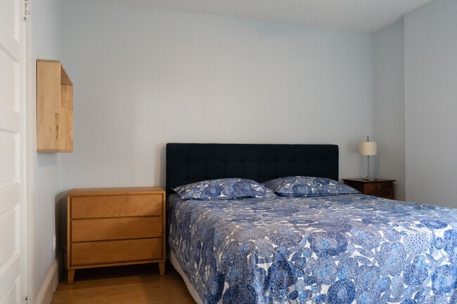 503 Huron Ave, Unit 5 in Cambridge, MA - Foto de edificio - Building Photo