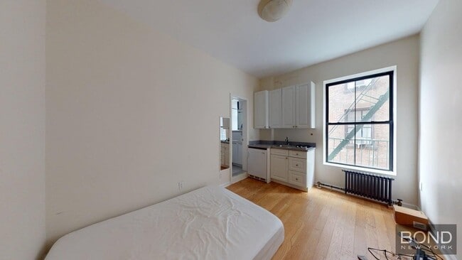property at 53 W 72nd St