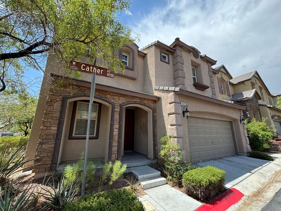10737 Cather Ave in Las Vegas, NV - Foto de edificio