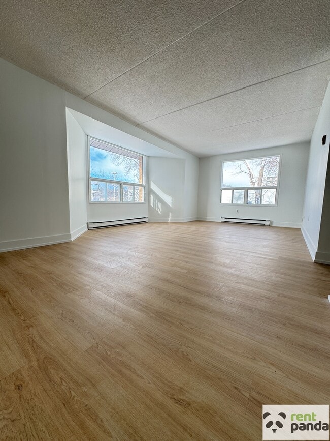 56 Donald St in Barrie, ON - Building Photo - Building Photo