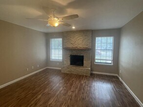 8405 Fathom Cir in Austin, TX - Building Photo - Building Photo
