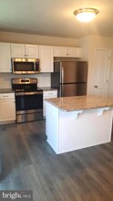 825 Admiral's Quay Dr in Mechanicsburg, PA - Building Photo - Building Photo