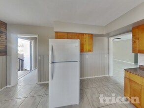 1305 E Oakwood St in Tarpon Springs, FL - Building Photo - Building Photo