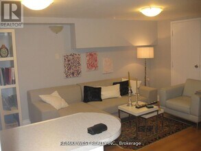 237 Vaughan Rd in Toronto, ON - Building Photo - Building Photo