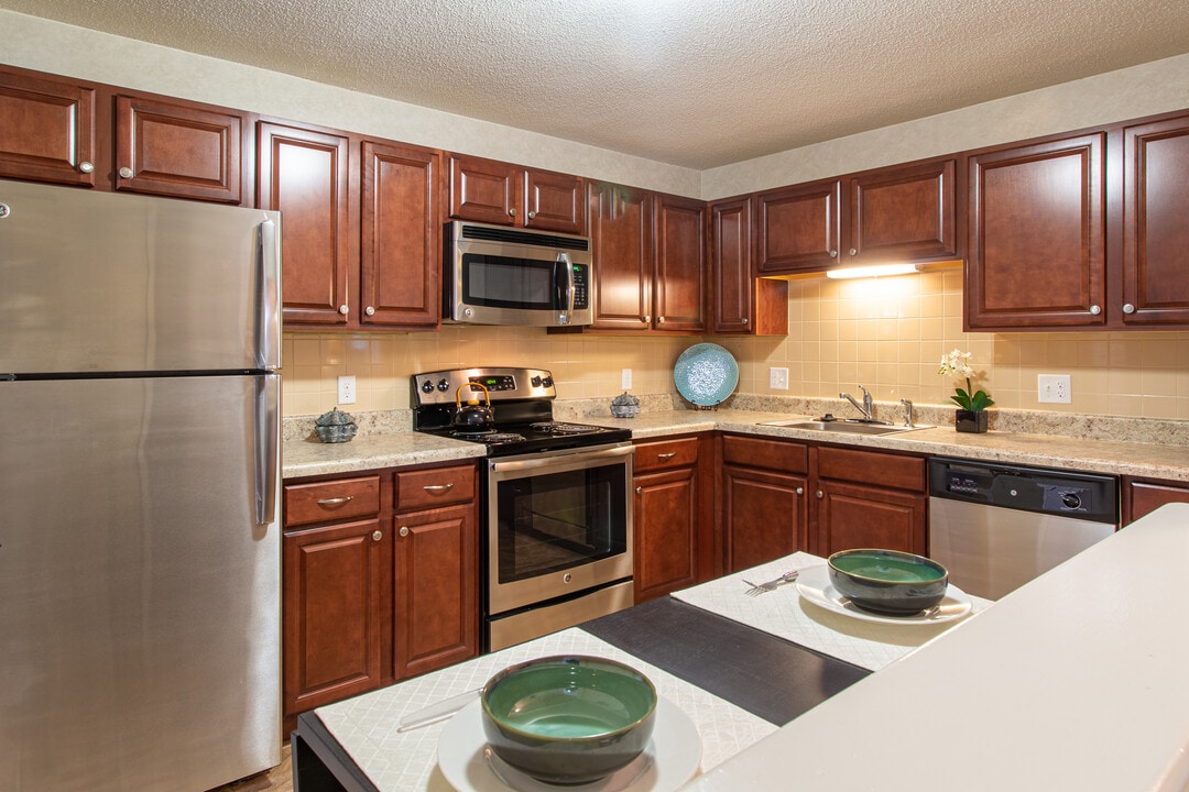 Greenview Village Apartments in Manchester, NH - Building Photo