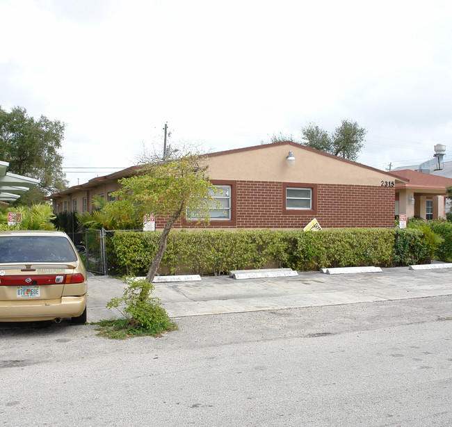 2315 Farragut St in Hollywood, FL - Building Photo - Building Photo