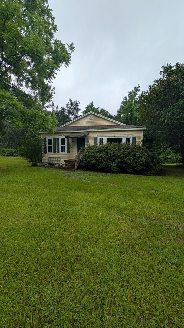 property at 477 Cadeville Cutoff Rd