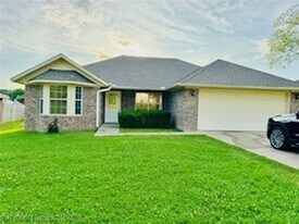 1813 Green Meadow Dr in Van Buren, AR - Building Photo