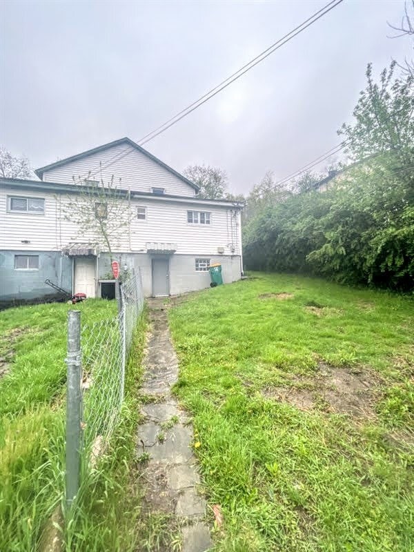 property at 71 Orchard Dr