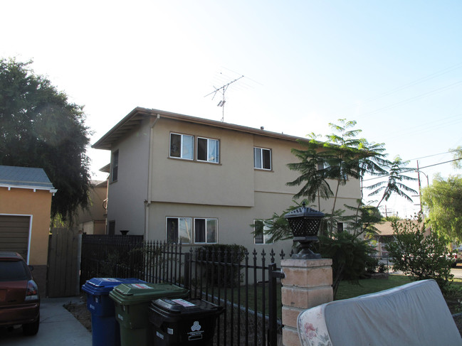 6700 Kraft Ave in North Hollywood, CA - Building Photo - Building Photo