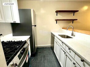 170 Congress St in Brooklyn, NY - Building Photo - Building Photo