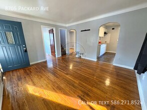8705 Packard Ave in Warren, MI - Building Photo - Building Photo
