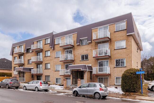 390 De Bourges Rue in Laval, QC - Building Photo - Building Photo