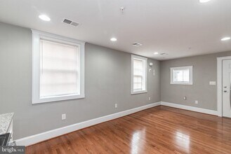 108 W Saratoga St in Baltimore, MD - Building Photo - Building Photo