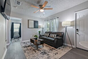 151 Lawton St SW in Atlanta, GA - Building Photo