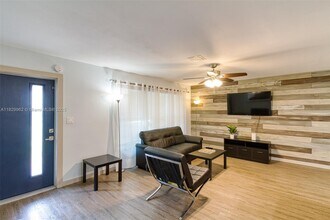 3039 Grant St in Hollywood, FL - Building Photo - Building Photo